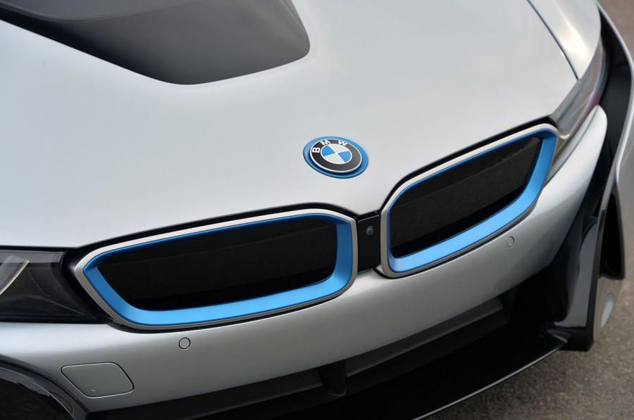  BMW i8 2014 года  (фото 125 из 180)
